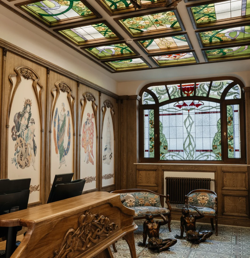 Зона ожидания консьерж-сервиса в салоне МАДАМ АРТ — интерьер в стиле ар-нуво