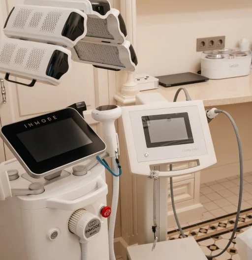 Профессиональное оборудование салона МАДАМ АРТ — аппараты InMode, Hydrafacial, TDA